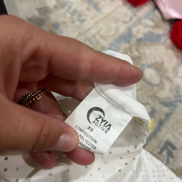 Zyia white chill tank - Picture 3 of 3